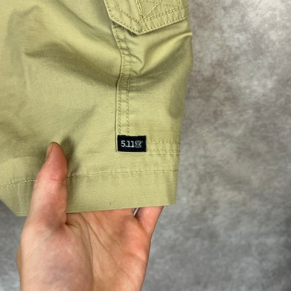 5.11 Tactical Mens 34 Beige Cargo Shorts Outdoor Work Hiking Casual - Picture 4 of 8